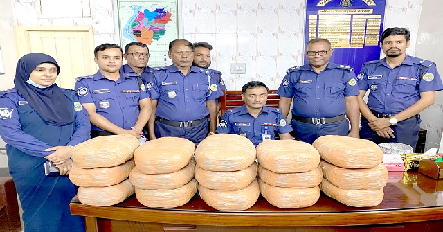 মঠবাড়িয়ায় তালাবদ্ধ ঘর থেকে ৩০ কেজি গাঁজা উদ্ধার