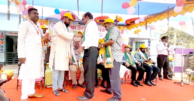  আমতলীতে কাউন্সিলরকে মরিচের গুড়া নিক্ষেপ!