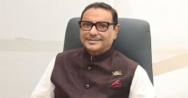 কাঁচিতে ধার নেই, দাঁত দিয়েই ফিতা কাটলেন মন্ত্রী! 