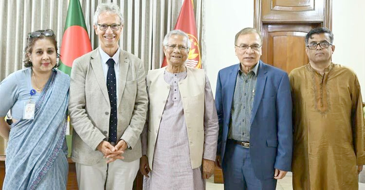 অর্থপাচার রোধে কঠোর বৈশ্বিক আইনি কাঠামো চান প্রধান উপদেষ্টা