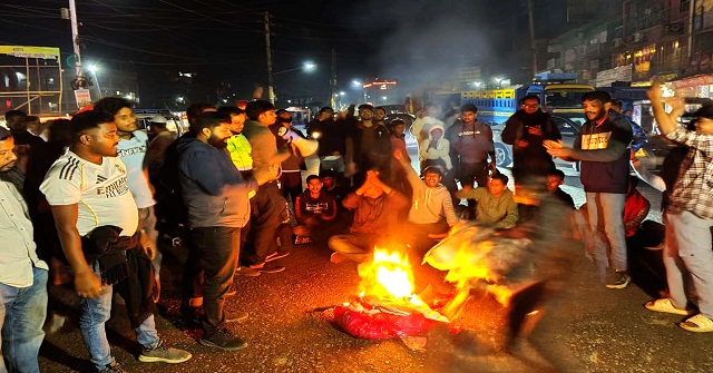 ওসমান হাদির মৃত্যুতে রাতে বিক্ষোভে উত্তাল বরিশাল