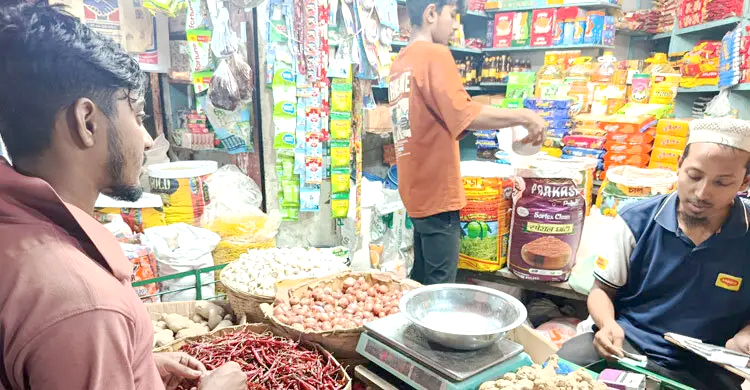 বেড়েছে চাল-ডাল-আটা-তেল-মাংসের দাম