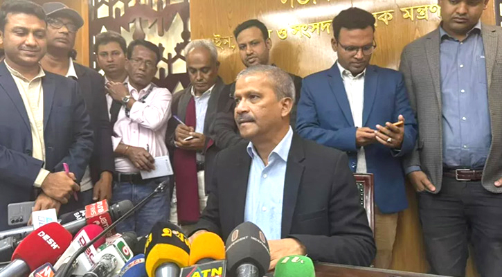 সব গায়েবি মামলা ফেব্রুয়ারির মধ্যে প্রত্যাহার: আইন উপদেষ্টা 