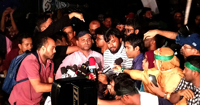 আন্দোলনকারীদের প্রধান উপদেষ্টার আশ্বাস, মঙ্গলবার বৈঠক