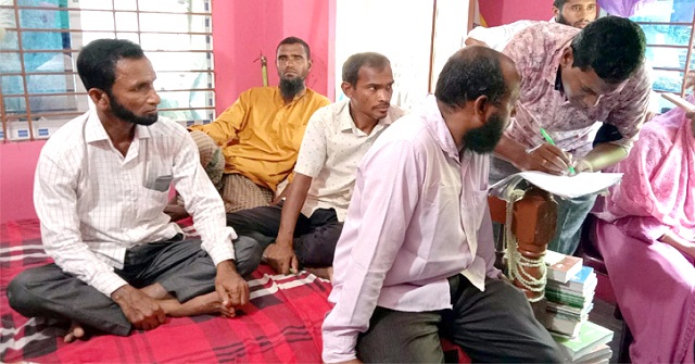 তালতলীতে নকল সরবরাহ, মাদরাসা শিক্ষকসহ আটক ১০