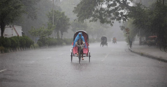 বরিশাল সহ সারাদেশে বৃষ্টির সম্ভাবনা, কমতে পারে দিনের তাপমাত্রা