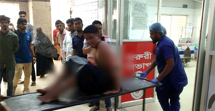 শিক্ষার্থীসহ ২০ জন বার্ন ইনস্টিটিউটে ভর্তি