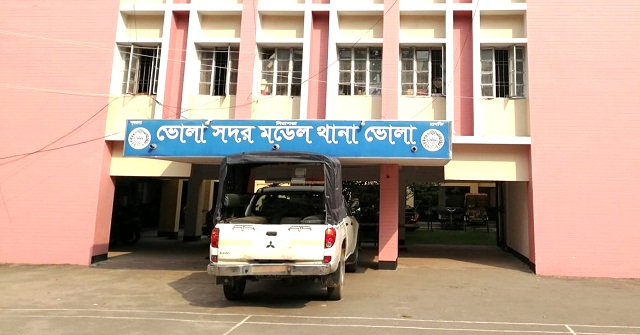 ভোলায় শিশুকে ছুরিকাঘাত করে মাকে কুপিয়ে হত্যা