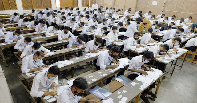  কেন্দ্র সচিবের ভুলে ৭৫০ ছাত্রের এক বিষয়ে 'বি' গ্রেড, ভর্তি নিয়ে উদ্বেগ