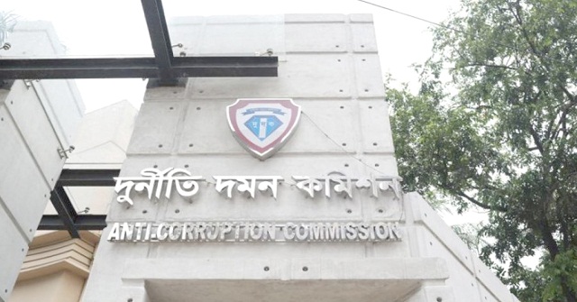 পরিবারসহ ৫ এমপির বিদেশযাত্রায় নিষেধাজ্ঞার সিদ্ধান্ত