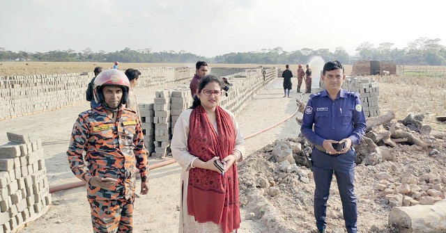 মঠবাড়িয়ায় সেই অবৈধ ইটভাটা গুড়িয়ে দিলো প্রশাসন