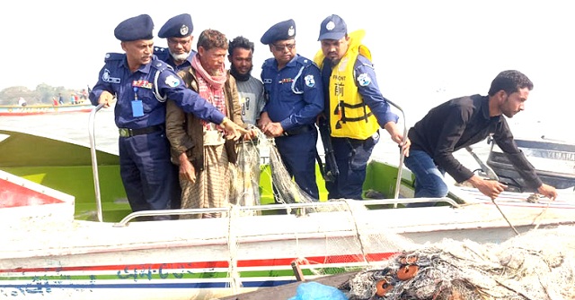  বরিশালে অবৈধ জাল ব্যবহার বন্ধ ও অভয়াশ্রম নিরাপদ রাখতে অভিযান