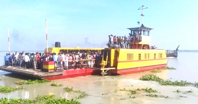 ভাণ্ডারিয়ায় ফেরি থেকে নদীতে পড়ে ট্রলার মাঝি নিখোঁজ