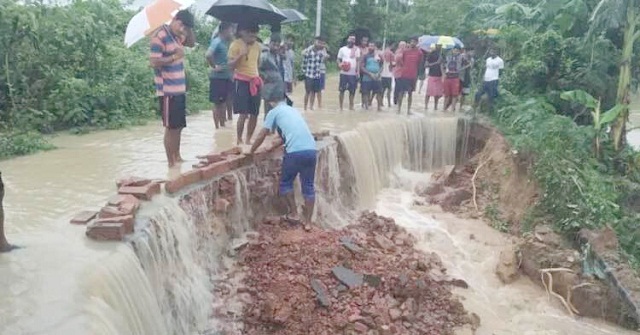 আমরা বাঁধের মুখ খুলিনি, একা একা খুলে গেছে: ভারত