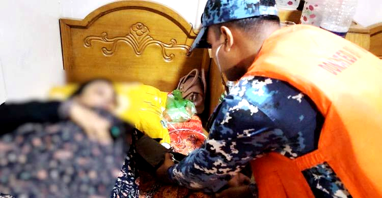 লঞ্চে শ্বাসকষ্টে ভোগা গর্ভবতীকে কোস্টগার্ডের জরুরি চিকিৎসা সহায়তা