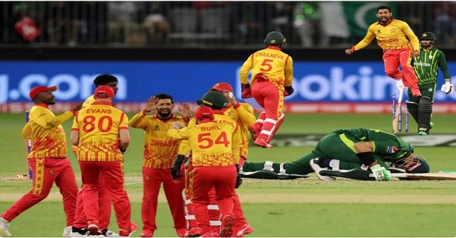 পাকিস্তানের সেমির স্বপ্নে কান্না মেখে দিল জিম্বাবুয়ে!
