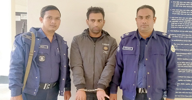 মঠবাড়িয়ায় ইয়াবাসহ মাদক ব্যবসায়ী গ্রেফতার