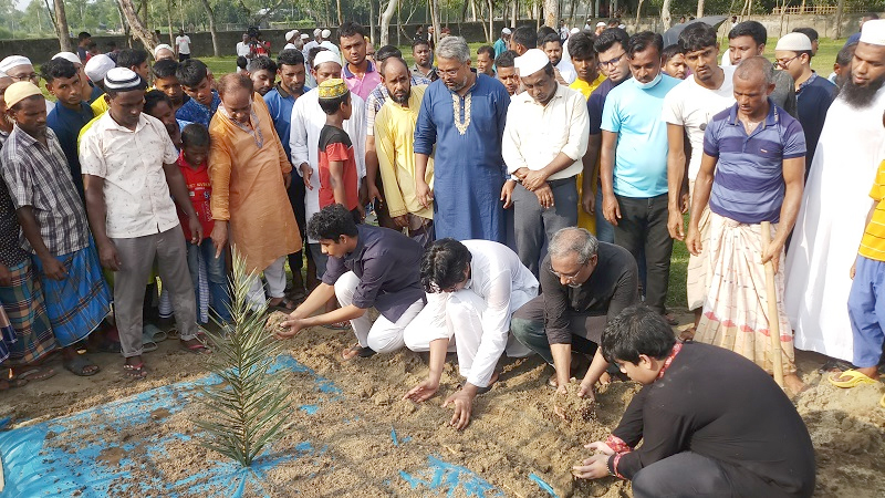 বাবা-মায়ের কবরের পাশে চিরঘুমে সাহসী শিক্ষিকা মাহরিন