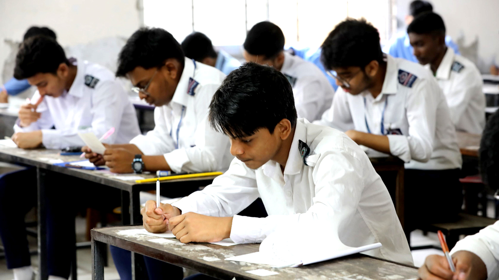 ‌'২৮ সেপ্টেম্বর থেকে ৯ অক্টোবর হাইস্কুল-কলেজ-বিশ্ববিদ্যালয়ে পরীক্ষা নয়'