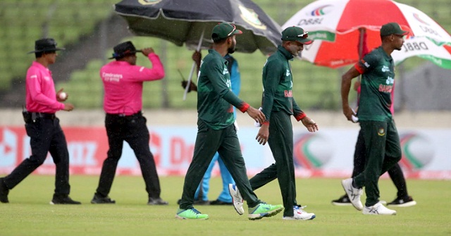 বৃষ্টিতে পণ্ড ব্যাটারদের পরীক্ষা