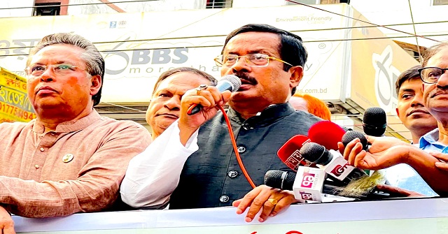  পিরোজপুরে সিরিজ বোমা হামলার শাস্তির দাবিতে মানববন্ধন
