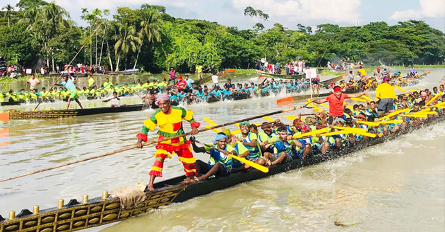 উজিরপুরের সন্ধ্যা নদীতে নৌকা বাইচ অনুষ্ঠিত