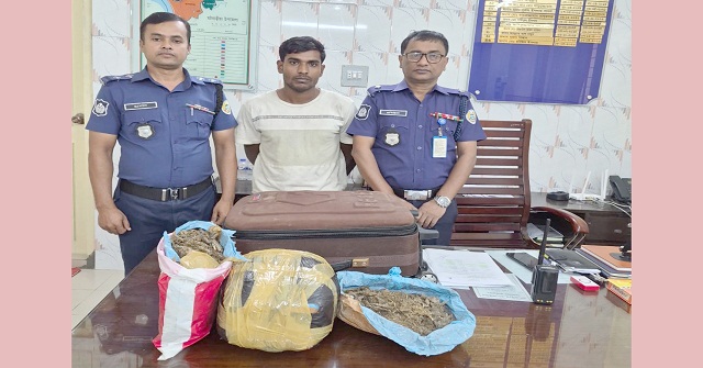 মঠবাড়িয়ায় ট্রলি ব্যাগের ভেতর থেকে ৪ কেজি উদ্ধার, আটক ১ 