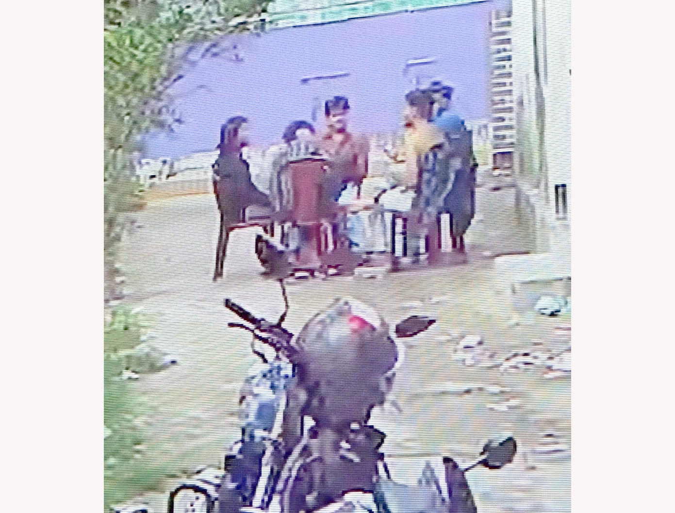  পিকনিক করে ঘরসহ জমি দখলের অভিযোগ ববি শিক্ষার্থীদের বিরুদ্ধে