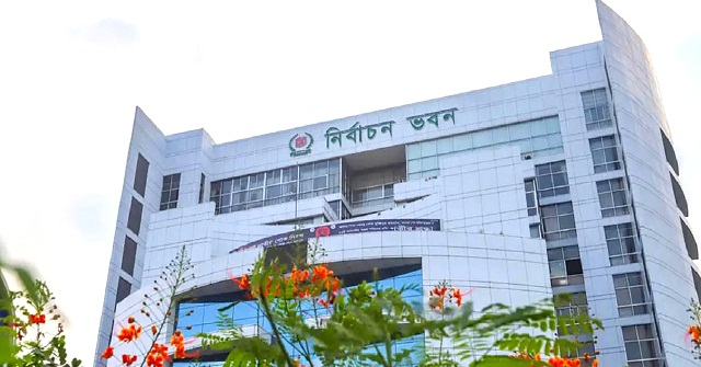 আফগানিস্তানকে তালেবানের হাতে ছেড়ে এশিয়া সফরে কমলা হ্যারিস