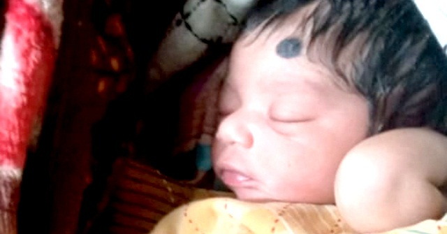 নার্সদের গাফিলতিতে রাস্তায় সন্তান প্রসব!