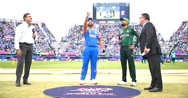 টস জিতে ভারতকে ব্যাট করতে পাঠালো পাকিস্তান