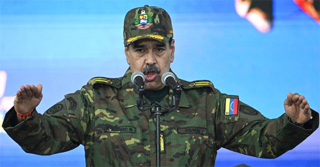 মাদুরোকে বন্দি করেছে যুক্তরাষ্ট্র