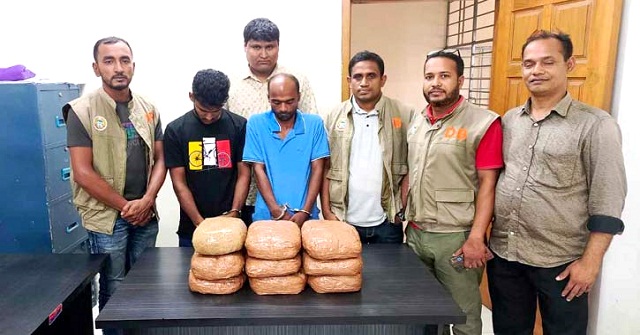  গৌরনদীতে গাঁজাসহ ২ কারবারি গ্রেপ্তার