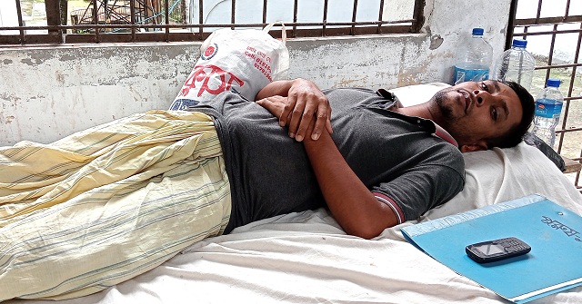 ঘর থেকে তুলে নিয়ে শিক্ষককে পাশবিক নির্যাতন