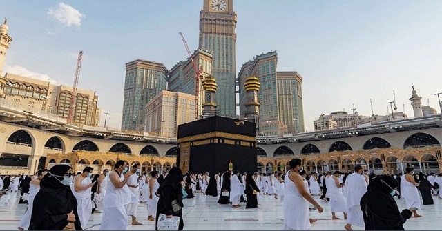 আগৈলঝাড়ায় ওয়ারেন্টভুক্ত তিন পলাতক আসামী গ্রেপ্তার