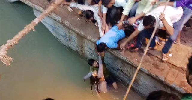 ঝগড়ার সময়  যুবকের চড় খেয়ে লঞ্চ থেকে ঝাঁপ দিলেন তরুণী