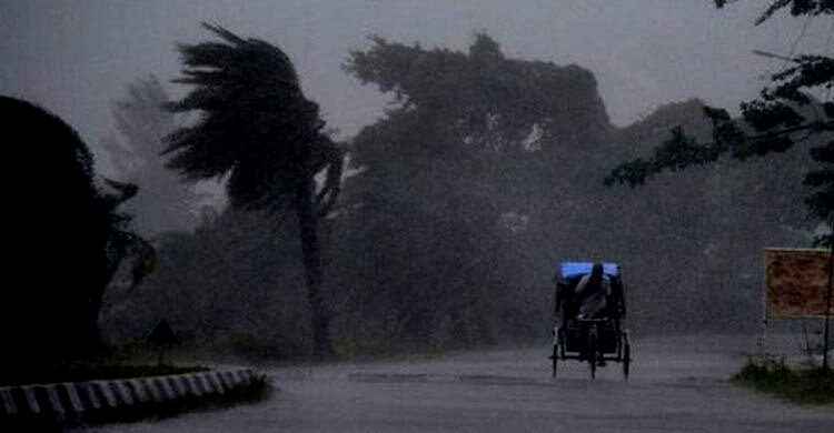 রাত ১টার মধ্যে ১৮ অঞ্চলে ঝড়-বৃষ্টির আভাস