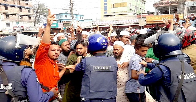 পঞ্চগড়ে পুলিশ-মুসল্লি সংঘর্ষ, আহত ১০