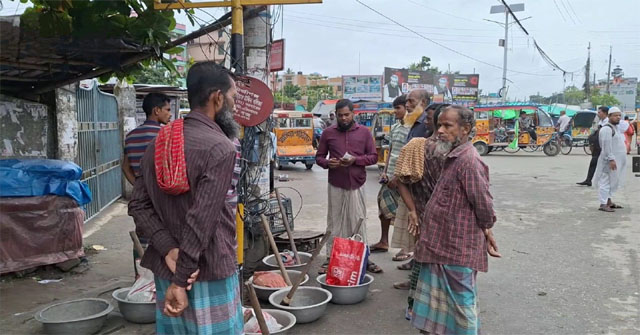 কেউ কামেও নিতে চায় না, সংসার চালামু কেমনে !