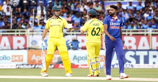 ভারতকে উড়িয়ে সমতায় ফিরল অস্ট্রেলিয়া