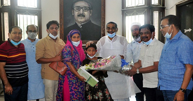 আবুল হাসানাত আবদুল্লাহর মহানুভবতা