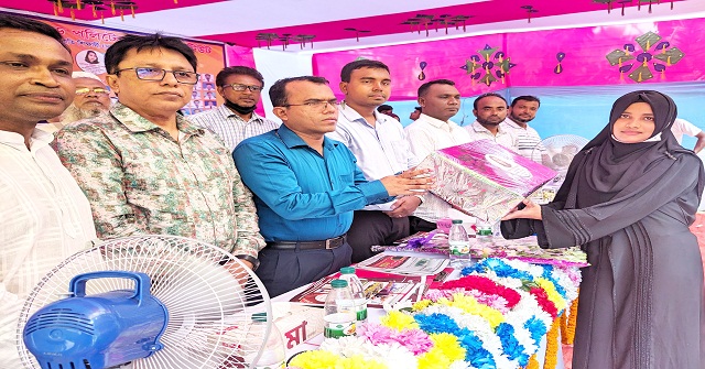 বাউফলে দেশসেরা শিক্ষার্থীকে সংবর্ধনা