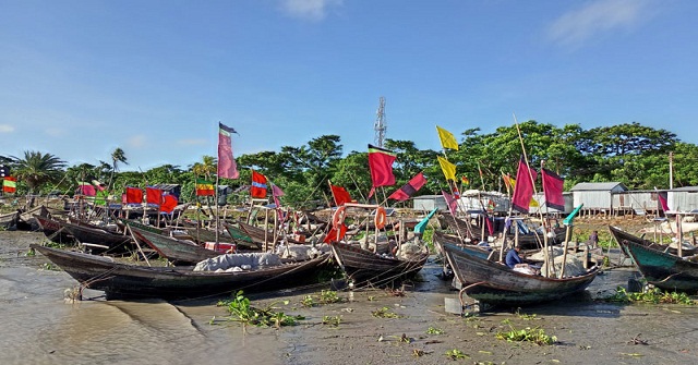 ঈদ আনন্দ বঞ্চিত ভোলার জেলেরা