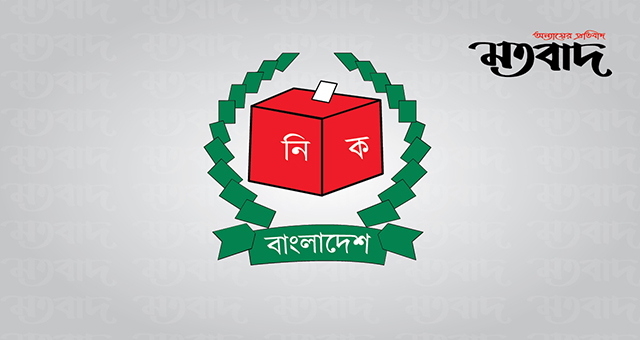 নিজ নিজ কেন্দ্রে ভোট দিলেন তিন প্রার্থী