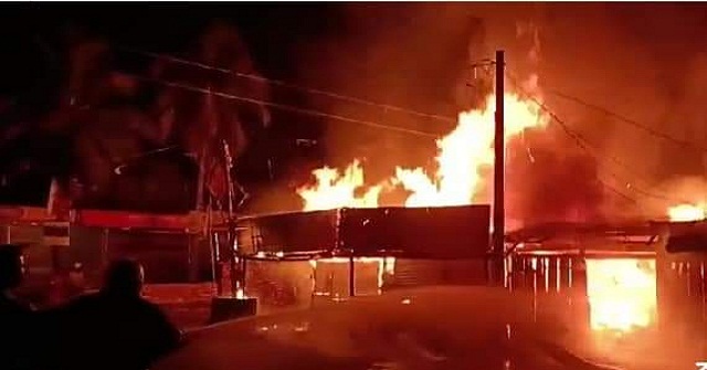 শরণখোলায় ১৩ দোকান আগুনে পুড়ে ছাই, এক কোটি টাকার ক্ষতি 