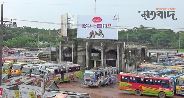 বরিশালে স্বাভাবিক হয়েছে বাস চলাচল 