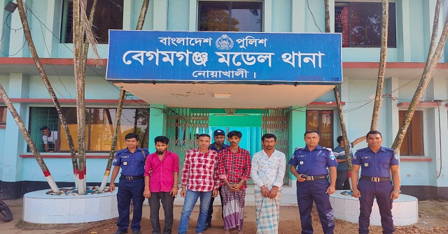 সাবেক ইউপি সদস্যের বাড়িতে ডাকাতি: আগ্নেয়াস্ত্রসহ ৪ ডাকাত গ্রেপ্তার   