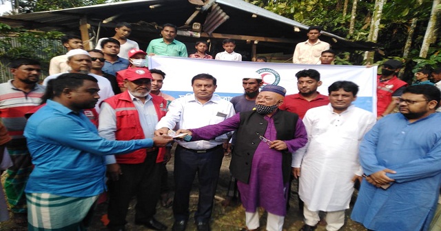 সিত্রাং: নোয়াখালীতে ক্ষতিগ্রস্তদের আর্থিক সহায়তা 