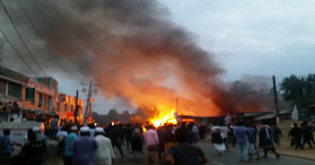 নোয়াখালীতে গ্যাস সিলিন্ডার বিস্ফোরণ, ২০ দোকান পুড়ে ছাই
