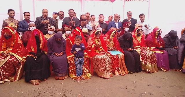 নোয়াখালীতে ১০ তরুণ-তরুণীর গণবিয়ে   